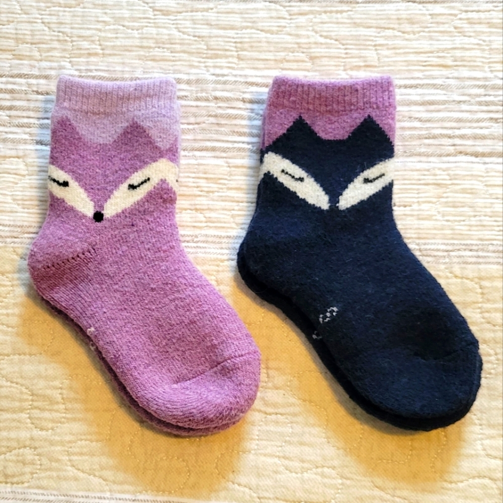 NEW SET OF 2 PAIRS OF KIDS SOCKS S